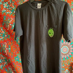 RIP N DIP “we out here” alien tee